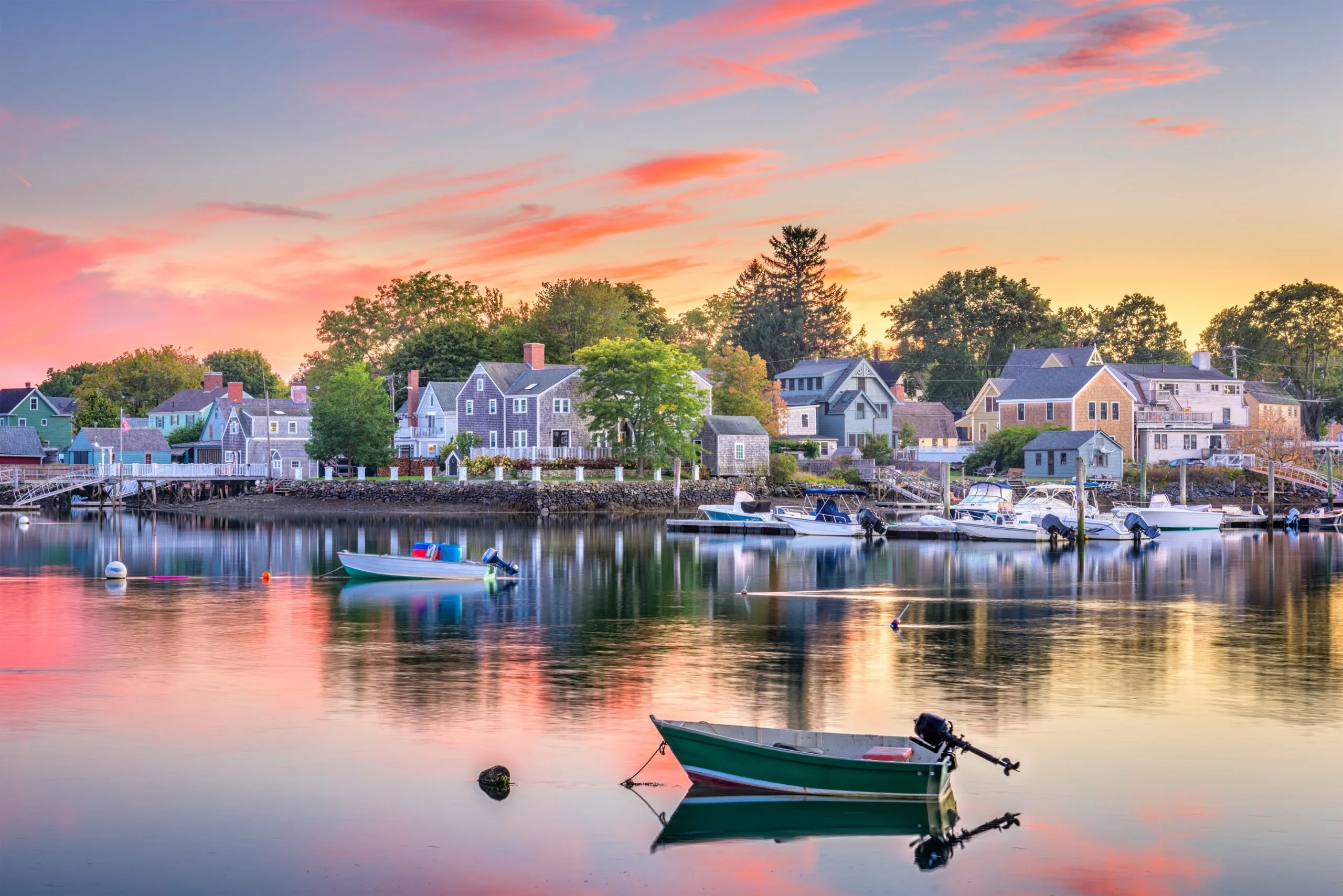 Salem, NH houses on the waterfront