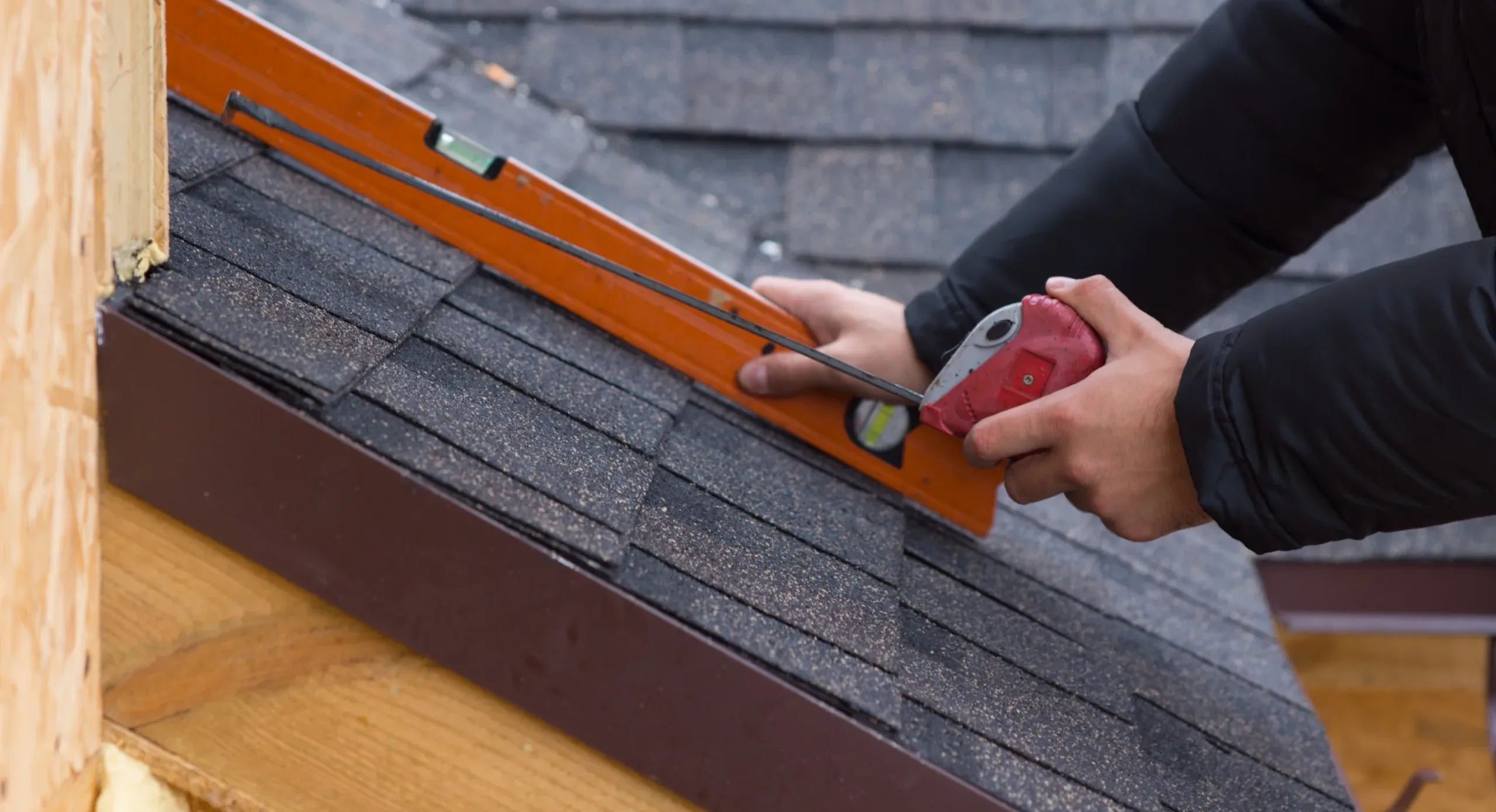 Measuring roof pitch