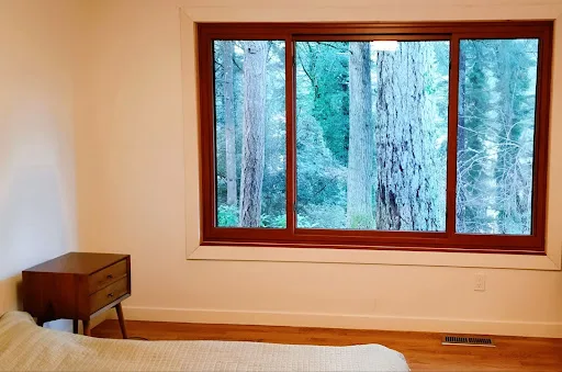 Ventana abatible en el dormitorio