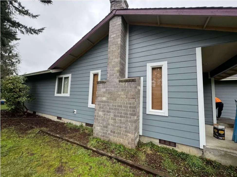 Ash Gray James Hardie Siding on a home in Vancouver, Washington.