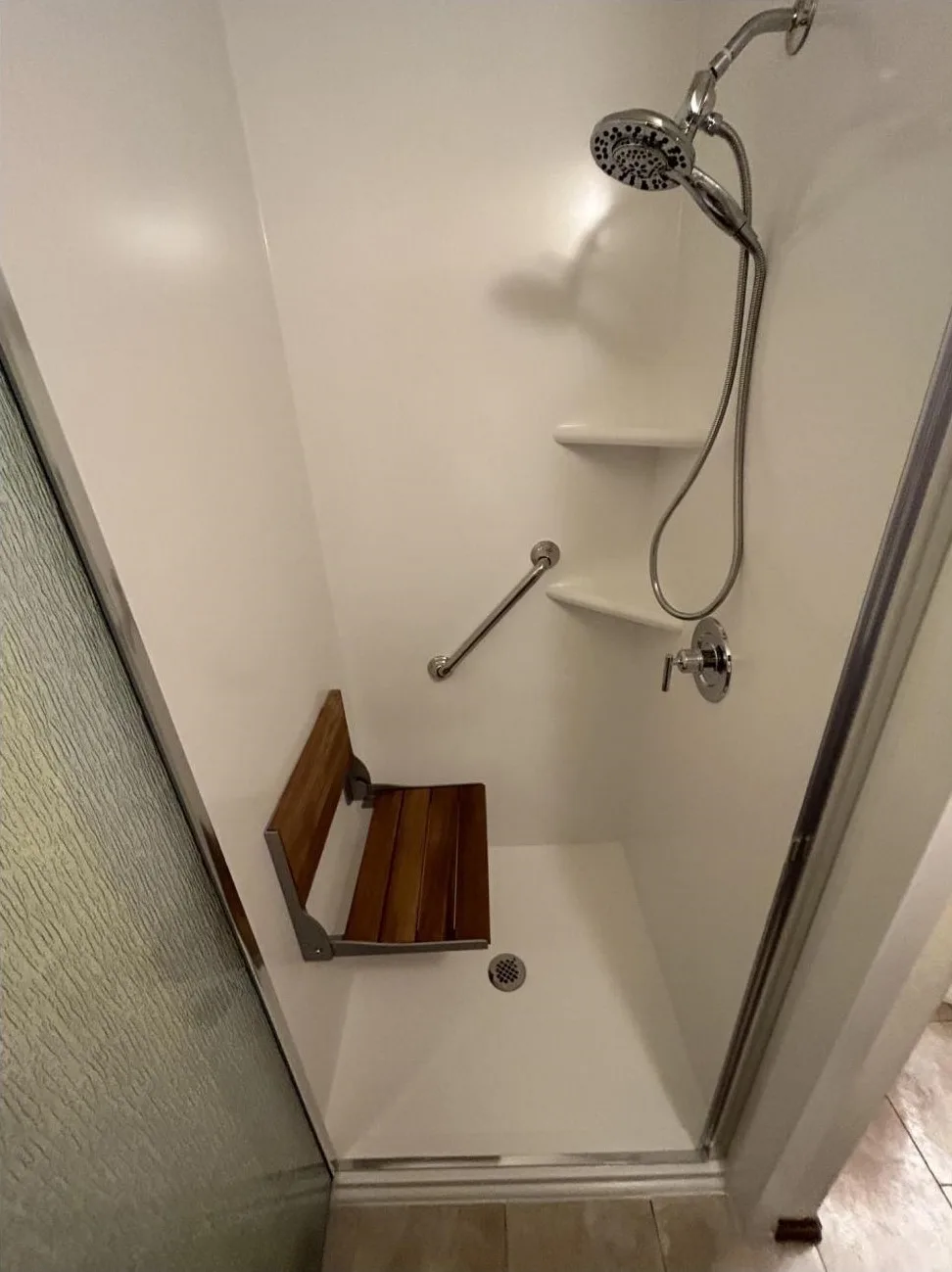Homeowner in Puyallup, WA received a New Sentrel walk-in shower in white
