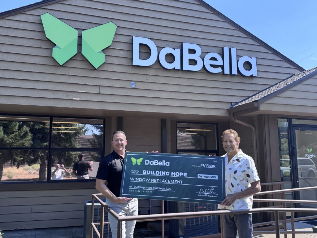 Donación de DaBella x Building Hope